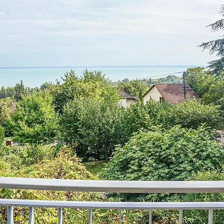 Nyaraló Awesome In Balantonalmadi W/ 4 Bedrooms Balatonalmádi