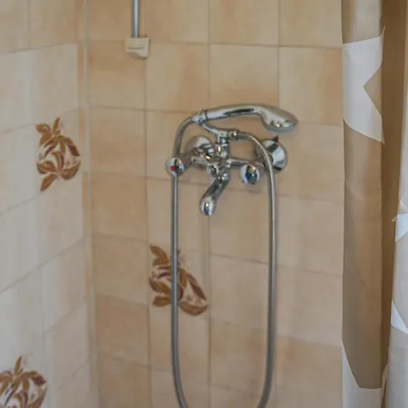 Awesome In Balantonalmadi W/ 4 Bedrooms